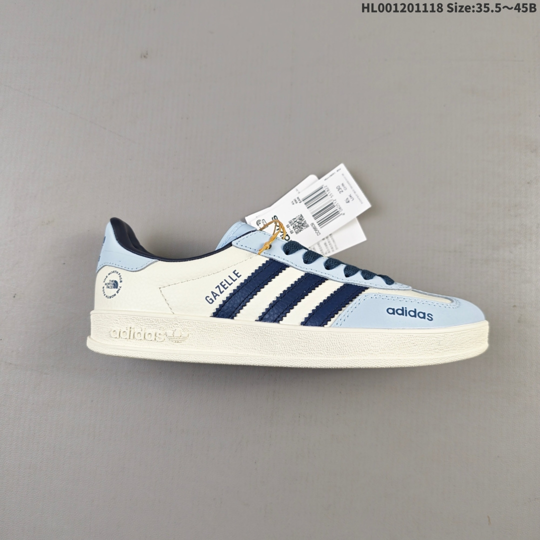 💰120
头层带半码
The North Face x Adidas Original Gazelle Indoor 北面 x 阿迪达斯 低帮 联名蓝白 防滑耐磨轻便低邦板鞋男女同款 鞋身整体采用米白色皮革打造,搭配经典T字形蓝色皮革框架覆盖层,鞋身两侧经典锯齿三条杠Logo采用深蓝色点缀,侧身点缀深蓝色Gazelle字样,鞋舌点缀蓝色Adidas字样及三叶草Logo,瞬间提升鞋子的时尚程度,后跟蓝色皮革呈现并带有深蓝色Adidxas字样及三叶草Logo,后跟印有北面品牌Logo及The North Faceb字样,彰显联名身份,最后以米白色中底搭配同色橡胶外底完善整体设计收尾。
货号:DD6609
尺码:35.5 36 36.5 37 38 38.5 39 40 40.5 41 42 42.5 43 44 44.5 45HL001201118 Size:35.5~45B