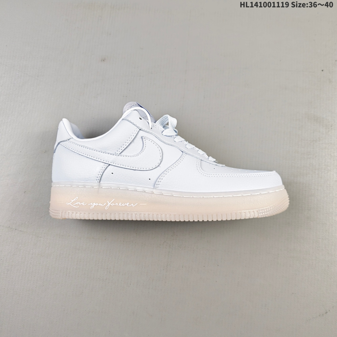 💰100
耐克Nike Air Force 1“07LX空军一号低帮百搭休闲运动板鞋。柔软、弹性十足的缓震性能和出色的中底设计,横跨复古与现代的外型结合,造就出风靡全球三十多年的Force 1。
货号:CZ8085-100
ID:HL141001119 Size:36~40