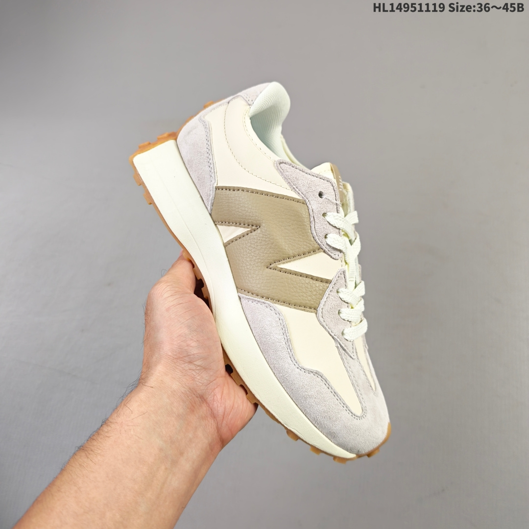 集合💰95
New Balance MS327
复古休闲运动慢跑鞋 完美清洁度 
全新 New Balance 327 系列，以更纯粹的复古风格设计打造的全新造型。侧身还以解构设计，将 N 字标志以做旧压花样式呈现，样式别具新意。而麂皮、冲孔皮革的塑造，则呈现出高级怀旧气质，也让鞋款在奢华时装风格与运动氛围之间达到了平衡
官方货号: MS327WE
尺码：36 37 37.5 38 39 39.5 40 40.5 41.5 42 42.5 43.5 44 45HL14951119 Size:36～45B