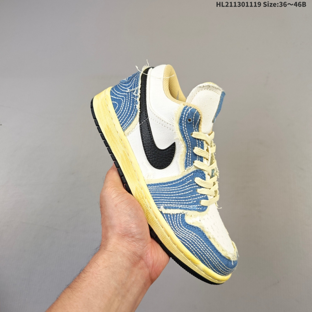 集合💰130
Air Jordan 1 Low 低帮 刺子绣白蓝黑 AJ1 乔丹1代 aj1 乔1 低邦 做旧刺子绣 乔丹篮球鞋系列 整双鞋以白色为主调,辅以单宁蓝色、黑色点缀,视觉效果简约却不简单。鞋身选择白色牛仔布和蓝色单宁材质组成,黑色皮革Swoosh,呈出的质感在Air Jordan 1上十分罕见。除了一目了然的「刺子绣」元素外,单宁材质与白色牛仔布的每一个连接处还进行了破坏处理,使鞋款有着极强的层次感。以重度做旧泛黄的中底收尾,完善了整体造型设计。
货号:FN7670-493
编码:HL211301119 Size:36~46B