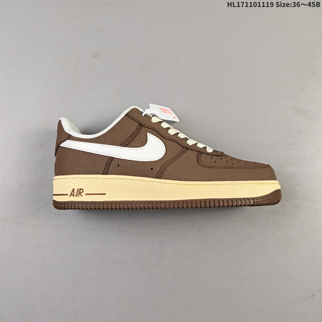 💰110
真标✅耐克Nike AIR FORCE 1’07空军一号低帮百搭休闲运动板鞋。柔软、弹性十足的缓震性能和出色的中底设计,横跨复古与现代的外型结合,造就出风靡全球三十多年的Force 1。
货号:FZ3592-259
尺码:36 36.5 37.5 38 38.5 39 40 40.5 41 42 42.5 43 44 45
编码:HL171101119 Size:36~45B