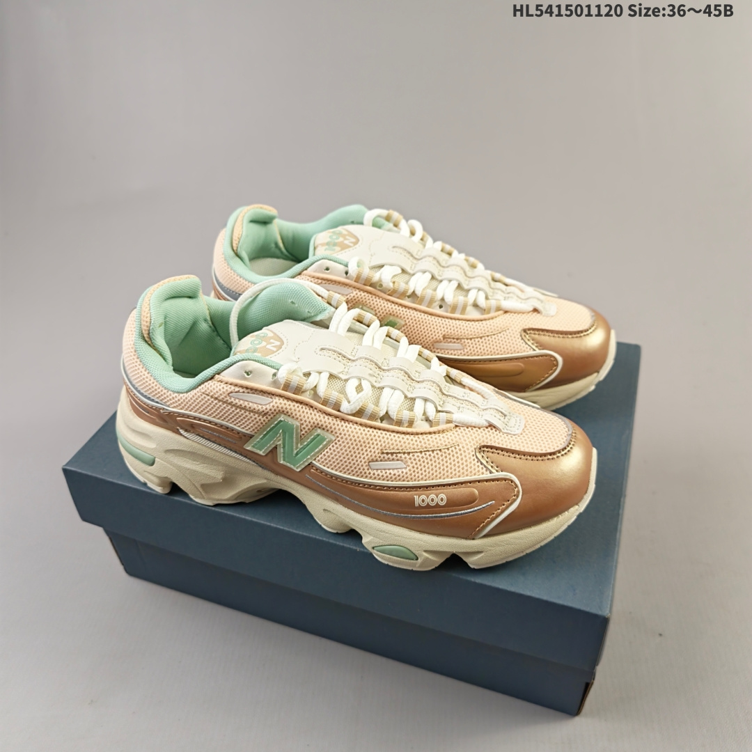 集合一💰150
New Balance/新百伦 ，原楦原纸版开发，采用环保纤维革拼接牛津布衬垫织物鞋面材质，全新4层组合T-Beam大底提供足步弓支撑，加入了ENCAP材质缓震中底，外置防滑耐磨橡胶底片❗️复古鞋型1000系列回归！NB新百伦New Balance M1000"Off White Gradient Red"系列低帮复古老爹风休闲运动慢跑鞋“米白酒红 M1000BW
编码：HL541501120 Size:36～45B