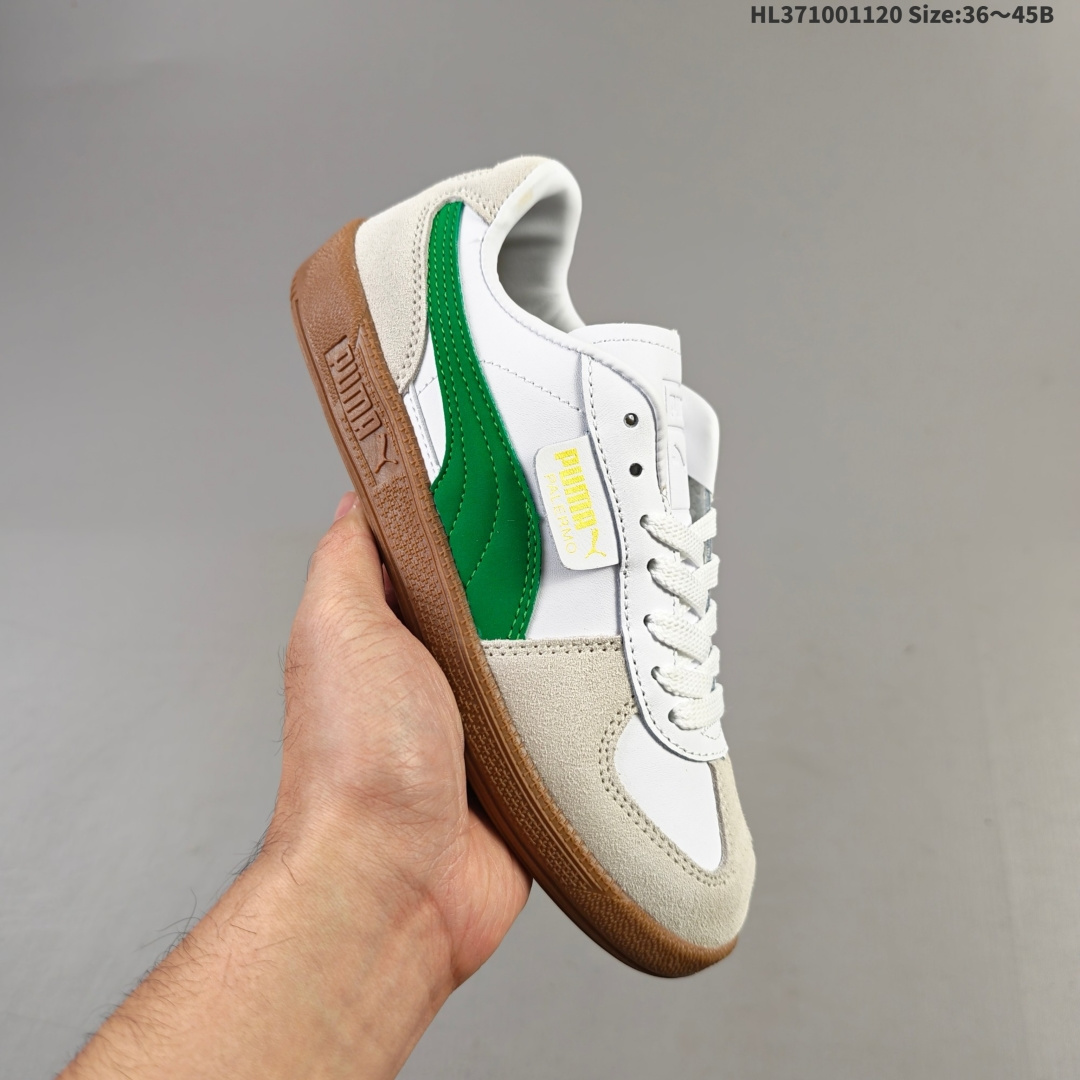 集合一 ✅Puma Palermo 黑白 舒适百搭低帮德训板鞋 孔眼底座和脚趾凸起由绒面革材料制成 支持侧踏时的踏步工作 脚背和侧板采用尼龙网布 即使在健身房等使用环境中也能确保透气性 像吸盘一样的设计是为了提高体育馆表面的抓地力性能 货号:396463-10 编码:HL371001120 B