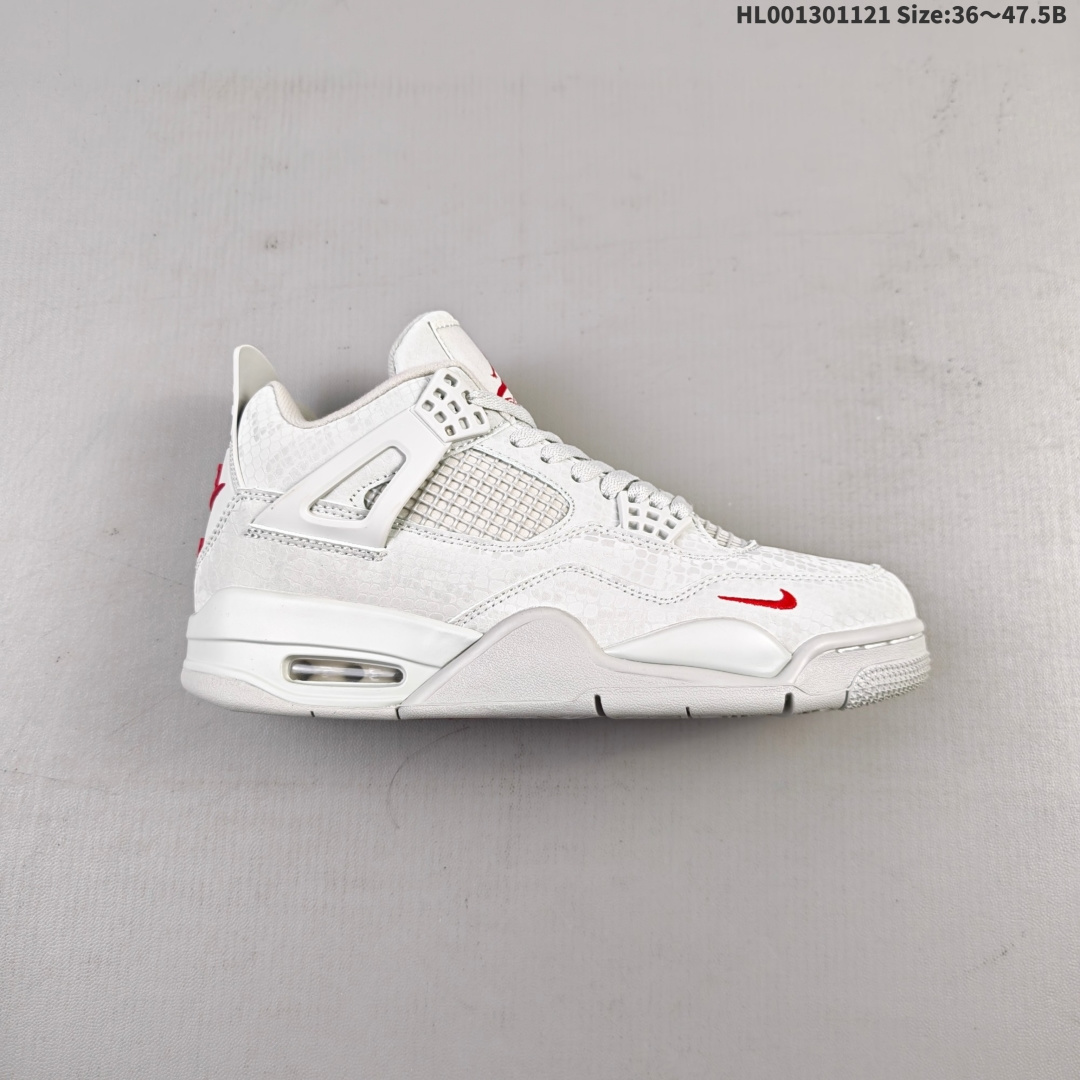 💰130
真标带半码
Nigel Sylvester x Air Jordan 4 OG BIKE 灰蛇纹 AJ4 乔丹4代 aj4 乔4 灰曼巴 乔丹篮球鞋系列 该配色以灰色蛇纹皮革为主题，搭配灰色蛇纹点缀，鞋侧身灰色网格透出3M反光内层，鞋舌顶端灰色的标签，以红色Jumpman Logo及Flight刺绣字样，彰显球鞋身份；鞋带孔、鞋帮三脚架及后跟位置的提环使用灰色TPU材质呈现，给鞋身带来更多色彩层次感。鞋头侧处迷你Swoosh Logo采用红色刺绣呈现，后跟位置原本的"Nike Air"标志则被改为了"Bike Air"致敬Nigel Sylvester对BMX的热爱，联名身份直接拉满；中底使用灰色妆点，呼应鞋身设计；最后以搭载有开窗式Air Maxd气垫的中底及灰色外底上的灰色Nike Swoosh Logo进行收尾。
货号：HF4340-104
尺码：36 36.5 37.5 38 38.5 39 40 40.5 41 42 42.5 43 44 44.5 45 46 47.5HL001301121 Size:36～47.5B