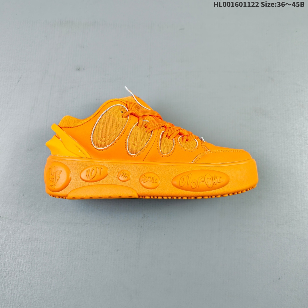 真标带半码 多版本 LaMelo Ball x Puma LaFrancé 彪马 低帮 联名款 橙色 百搭防滑耐磨低邦生活休闲鞋 这款鞋子是夏洛特黄蜂队当家球星LaMelo Ball与Puma合作推出的联名款,鞋款整体采用透气网布与质感皮革拼接,网布保证双脚随时干爽,皮革则提升了整体的耐用性与支撑力.鞋身线条流畅,鞋舌与鞋后跟处的"1 Of 1"压纹的个人Logo品牌标识,简洁醒目,彰显联名身份;鞋侧立体浮雕式联名Logo,以拉梅洛个人元素重新解构Puma经典跑道标,中底搭载革命性Nitro Foam Rideh缓震科技,将球场爆发力转化为日常步伐的极致舒适,后跟处"Lafrances"家族徽章刺绣,低调彰显鲍尔家族篮球血统. 货号:310873-01HL001601122 B