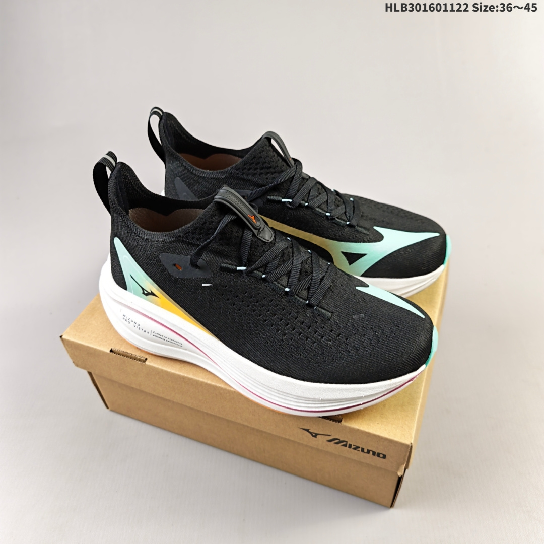集合二💰160
Mizuno RUNNING美津浓 复古时尚休闲舒适减震运动跑步鞋 美津浓WAVE机械缓震，可以说是机械缓震跑鞋科技的翘楚。有着非凡的适应性，有着充分而持久的缓震能力和轻量化设计，是一双可以陪伴我们日常训练甚至是半马比赛的跑鞋，无论是“跑步初哥”还是“精英老鸟”，只要不是比较夸张的大体重人群，都可以穿着 Mizuno 来跑步。如果你不知道跑步穿什么鞋，不知道给别人推荐什么鞋，那么选美津浓 Sportstyle总是没错的！HLB301601122 Size:36～45