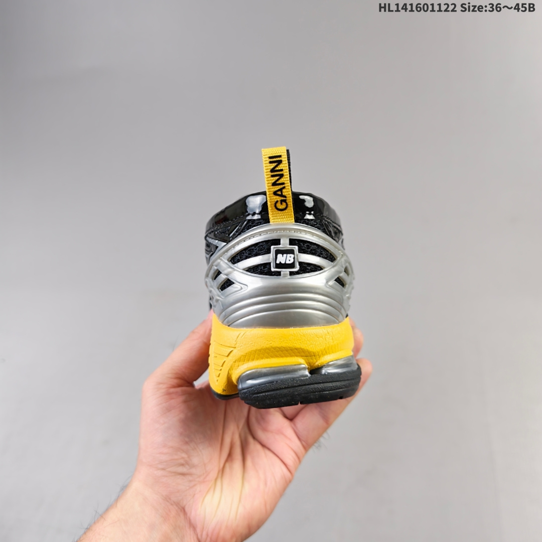 💰160
New Balance1906R乐福鞋
便捷穿脱设计一脚蹬 公司级版本👏
采用的是1906鞋底鞋型和乐福的拼接
既有1906的舒适脚感和有运动感的线条
上半部分又有乐福的慵懒和随性的feel
两种差别极大风格和鞋型碰撞 
大胆前卫 既独特又不失协调 整体适合休闲风格
货号: U1906LGA
尺码: 36 37 37.5 38 38.5 39.5 40 40.5 41.5 42 42.5 43 44 45HL141601122 Size:36～45B