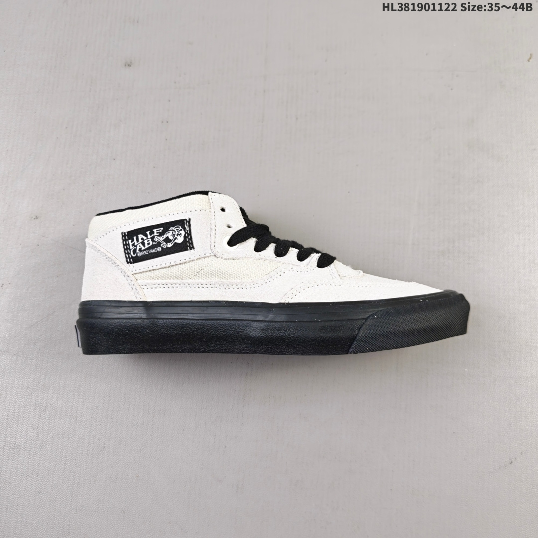 💰190 
万斯Vans Premium Half Cab舒适中帮 板鞋 男女同款！HL381901122 Size:35～44B