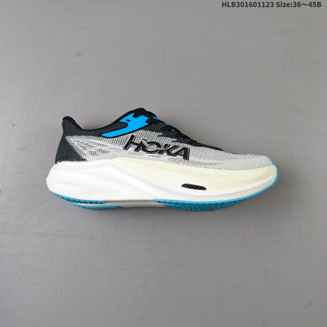💰160
HOKA/霍卡 原楦开发纸版楦型，采用高科技合成网纱鞋面材质，搭载轻量化PEBA超临界发泡中底,脚感更软弹，外置防滑耐磨橡胶底片❗️畅快回弹敢跑出色，美国新兴跑鞋品牌Hoka One One Men Rocket X 3 Low 火箭X3代系列低帮马拉松竞赛厚底轻量透气网纱休闲运动慢跑鞋 
编码：HLB301601123 Size:36～45B