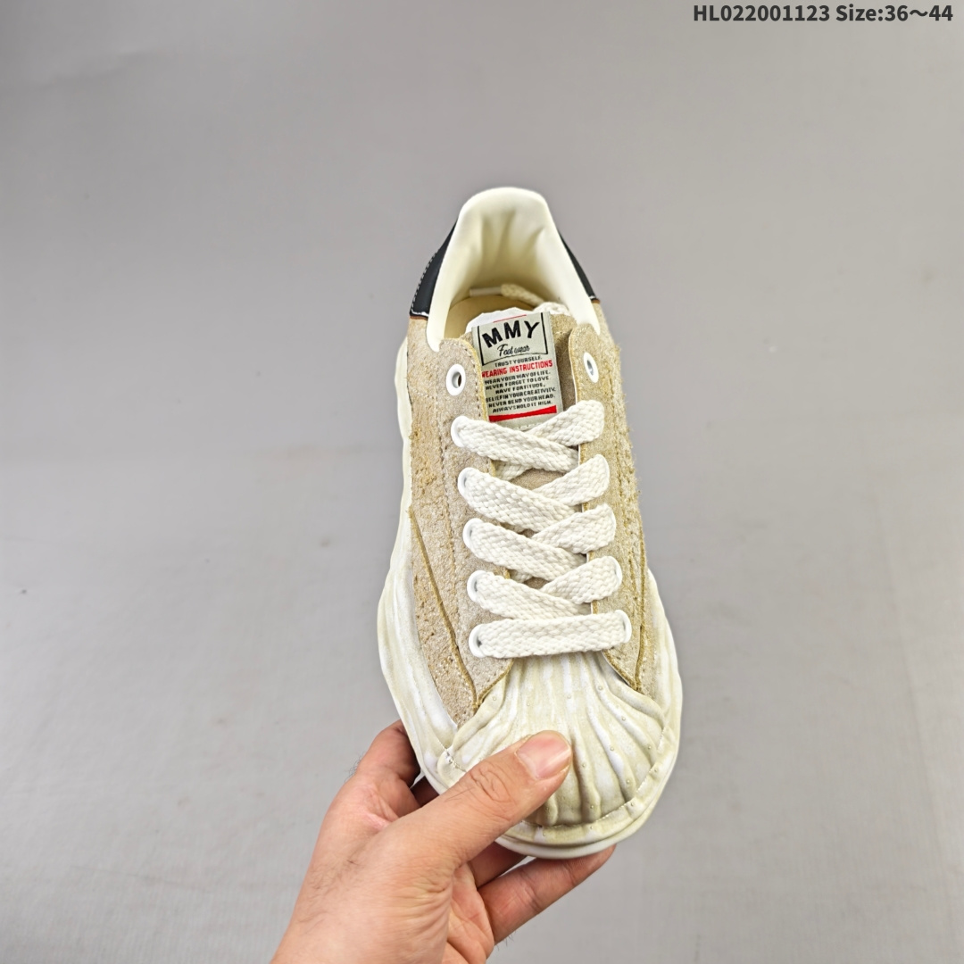 【公司级】余文乐挚爱单品 MMY Blakey 脏脏鞋 复古溶解风 概念时装设计师・三原康裕品牌MMY/Maison MIHARA YASUHIRO Original Sole Canvas Low 变形溶解雪糕底低帮休闲百搭帆布面板鞋增高厚底老爹鞋.新款MMY三原康裕Blakey贝壳头溶解休闲板鞋日系运动鞋 MMY Blakey 三原康裕溶解鞋,贝壳头系列,上脚都是杠杠的好看,太百搭了,真的要吹爆三原康裕的贝壳头,比阿迪达斯的贝壳头高级太多,加上溶解大底,简直就是yyds. 编码:HL022001123