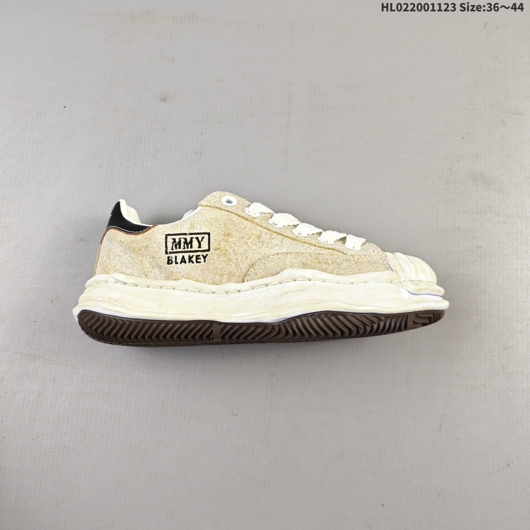 【公司级】余文乐挚爱单品 MMY Blakey 脏脏鞋 复古溶解风 概念时装设计师・三原康裕品牌MMY/Maison MIHARA YASUHIRO Original Sole Canvas Low 变形溶解雪糕底低帮休闲百搭帆布面板鞋增高厚底老爹鞋.新款MMY三原康裕Blakey贝壳头溶解休闲板鞋日系运动鞋 MMY Blakey 三原康裕溶解鞋,贝壳头系列,上脚都是杠杠的好看,太百搭了,真的要吹爆三原康裕的贝壳头,比阿迪达斯的贝壳头高级太多,加上溶解大底,简直就是yyds. 编码:HL022001123