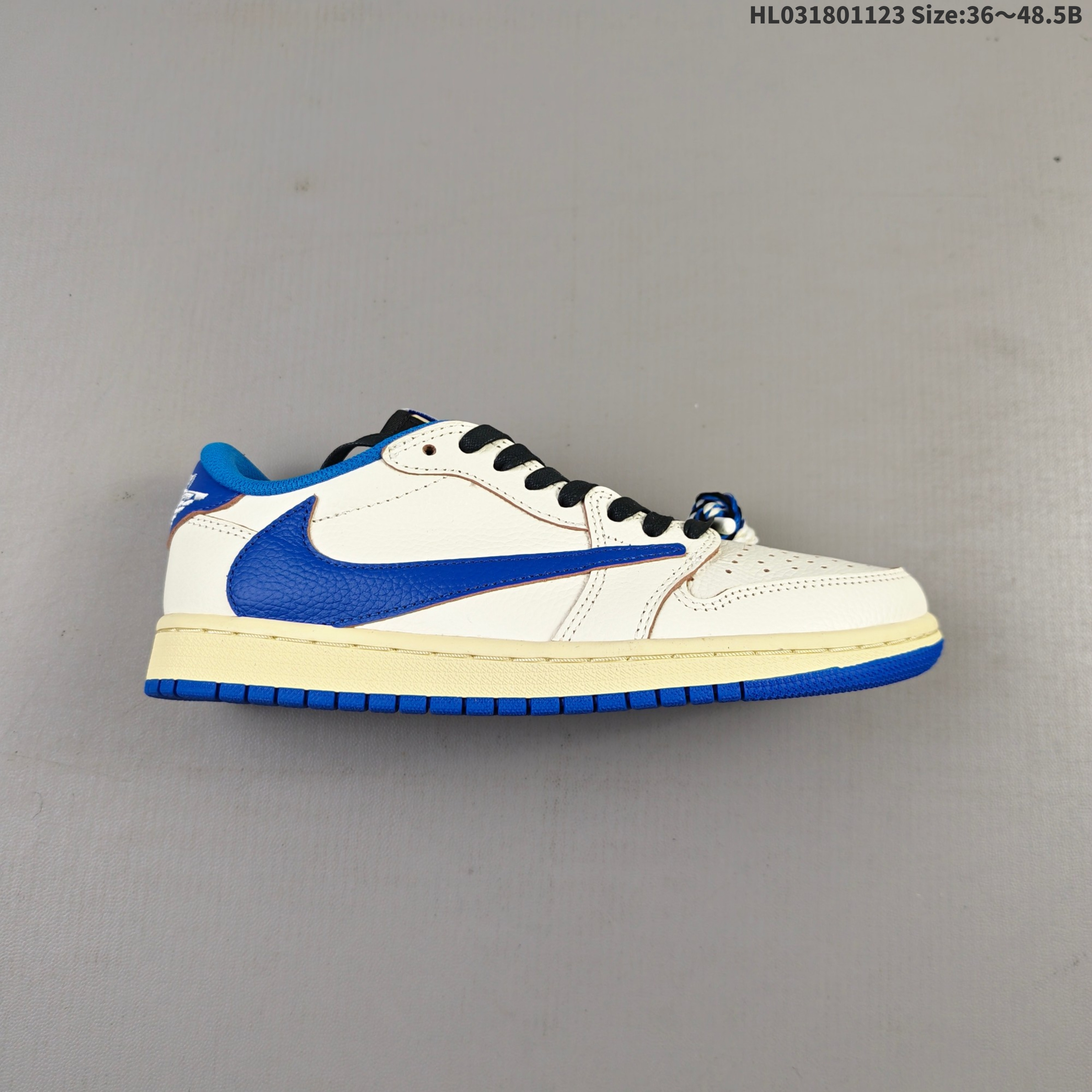 💰180
耐克/Nike Air Jordan 1 Low OG SP"Military Blue"AJ1乔1倒勾 2025年新款 低帮篮球鞋 AJ1 乔丹1代 aj1 乔1 反向脚趾复古运动鞋。潮鞋推荐好看不贵我家鞋子质量超好爆款 乔丹代经典低帮化文百搭休闲动运篮球鞋“TS藤浩原联名闪电倒钩”采用软纳质帕头层皮革面鞋材质,中注底胶孔及缜密中拉底帮工艺,内置垫气及耐磨橡胶大底。亮点之处在于鞋侧的倒置 Swoosh。错版灵感来源于洛杉矶球鞋店铺收到一双特别的错版勾子倒过来,研发出反向勾的设计。
货号:DM7866 104
编码:HL031801123 Size:36~48.5B0