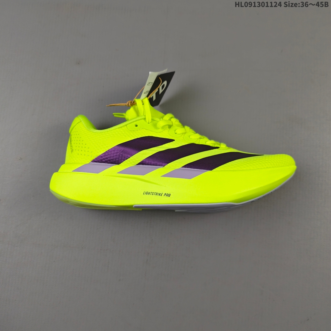 Ad Adizero Evo SL 阿迪超轻透气缓震跑鞋 以令人难以置信的138克重量,刷新了跑鞋轻量化的记录,阿迪在材料科学和工艺技术上的深厚积累. 全新鞋款采用Lightweight Upper材料,让穿着者几乎能够体验到一种"裸足"的感觉 货号:JR4736 HL091301124 B
