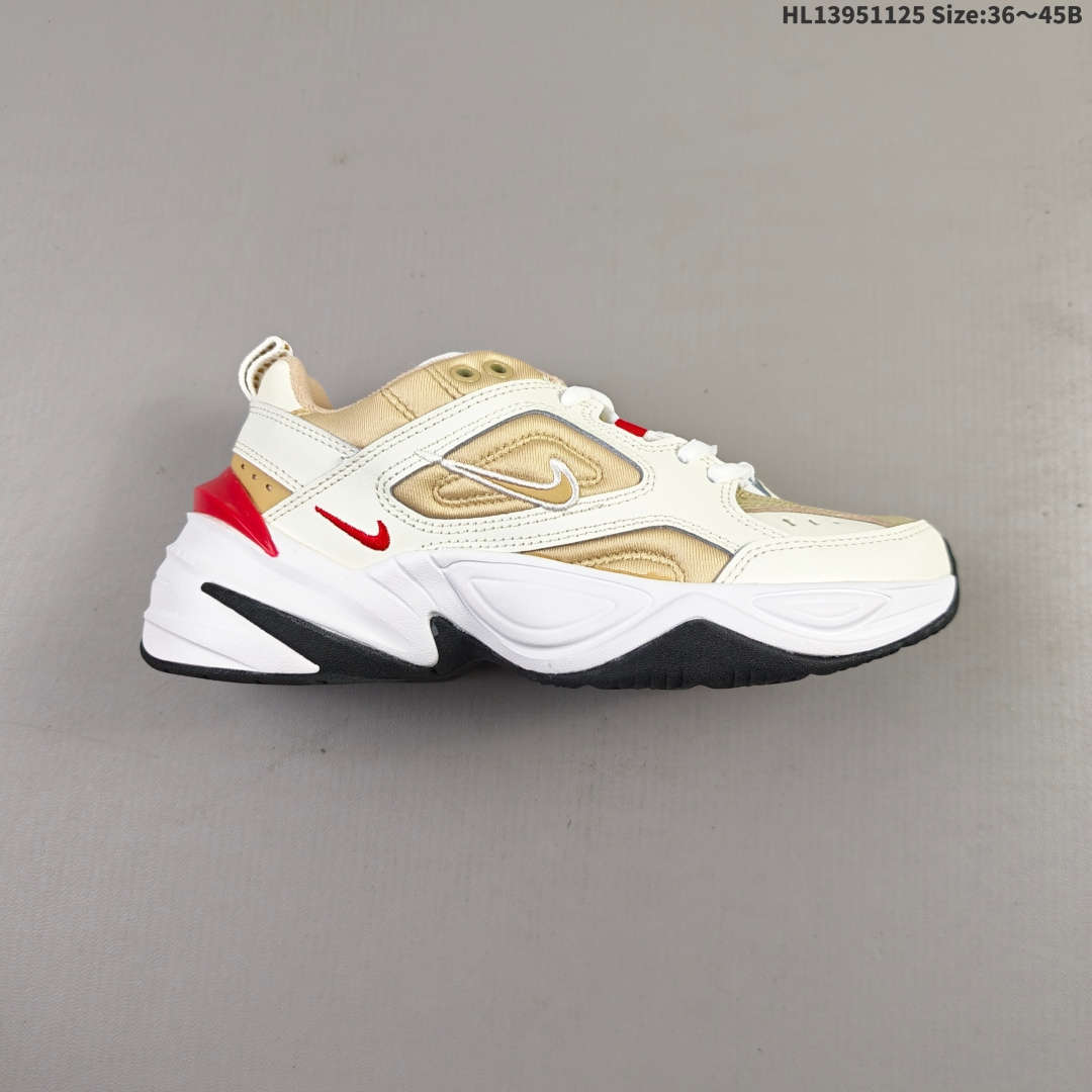 💰95
Nike M2K 复古潮流老爹鞋 优质皮革打造鞋面 夸张流线极符 风靡老爹元素 外形延续当下潮流得未来感老爹鞋 设计干净配色风格也带有浓郁的复古感受 极为独特 
货号：A03108 001
尺码：36 36.5 37.5 38 38.5 39 40 40.5 41 42 42.5 43 44 45HL13951125 Size:36～45B