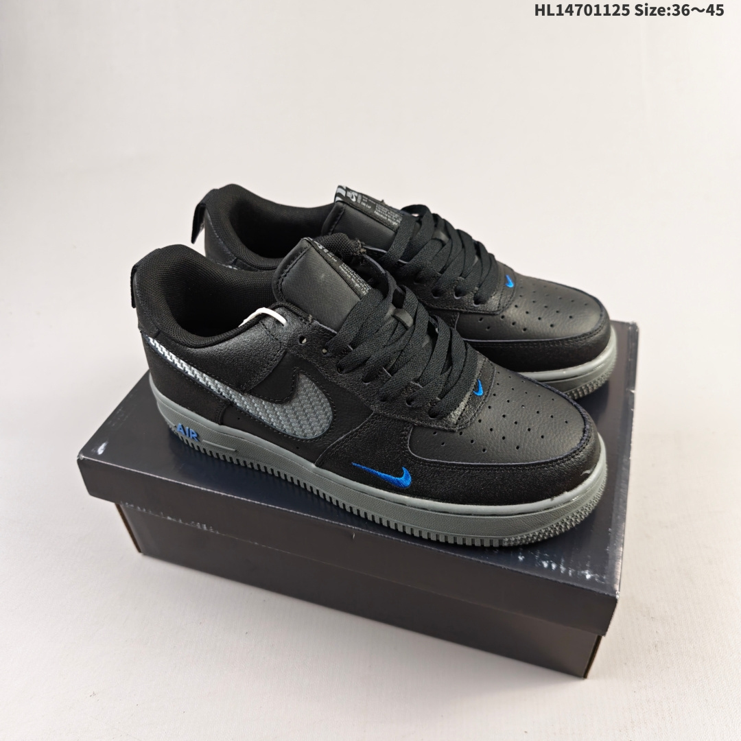 集合💰105
✅耐克Nike AIR FORCE 1&rsquo;07空军一号低帮百搭休闲运动板鞋。柔软、弹性十足的缓震性能和出色的中底设计，横跨复古与现代的外型结合，造就出风靡全球三十多年的Force 1。
货号:CI0919 100
ID:HL14701125 