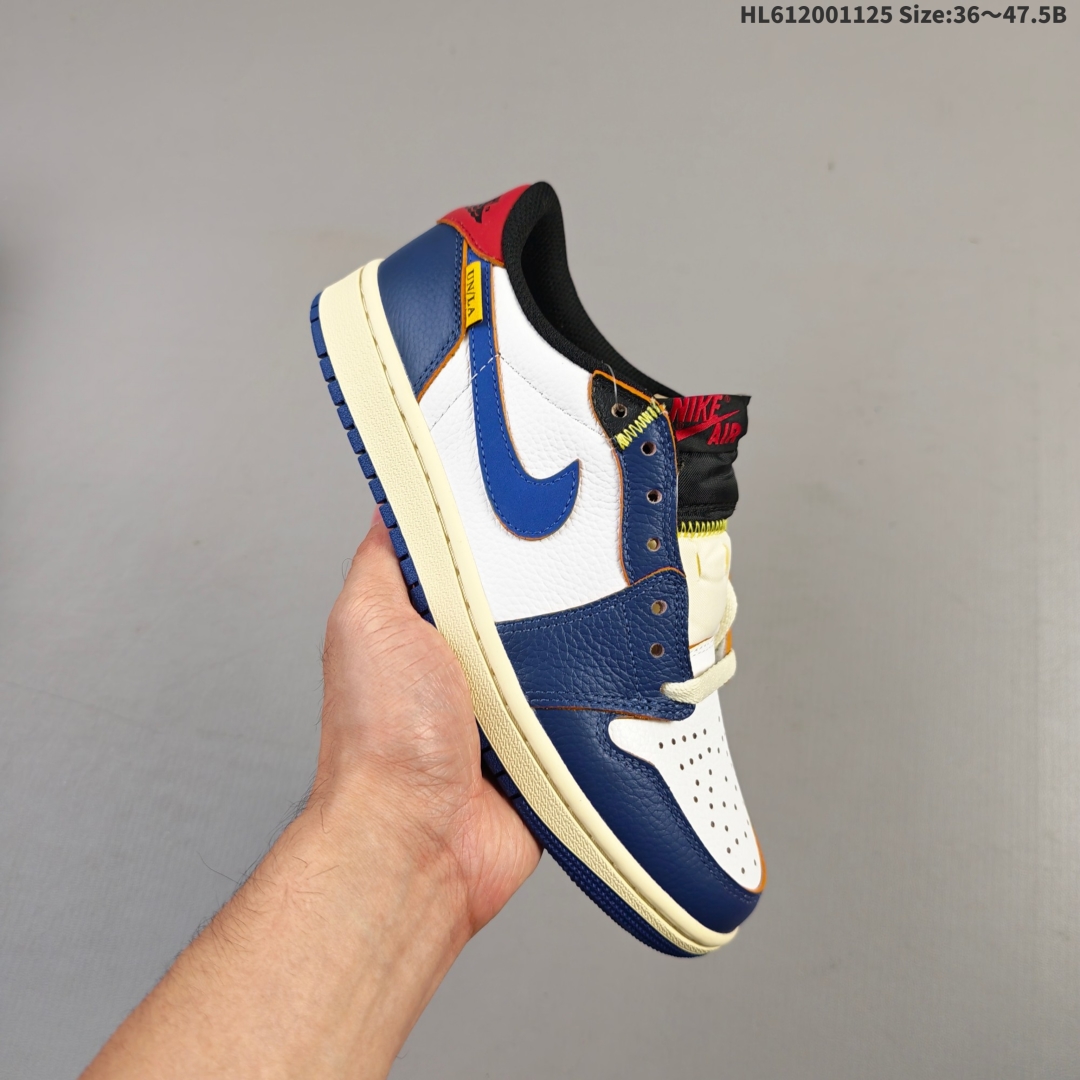 💰200
公司的!乔丹Air Jordan 1 Low 低帮复古文化休闲运动篮球鞋。该鞋款从 1985 年元年款汲取设计灵感,焕新演绎简约经典外观,让人感到熟悉的同时又颇具新意。缝线细节搭配后跟刺绣 Wings 标志,彰显 JORDAN 品牌与众不同的专属格调。皮革鞋面,塑就出众结构感与耐穿性。
货号:HQ6998 146
尺码:36 36.5 37.5 38 38.5 39 40 40.5 41 42 42.5 43 44 45 46 47.5
编码:HL612001125 Size:36~47.5B