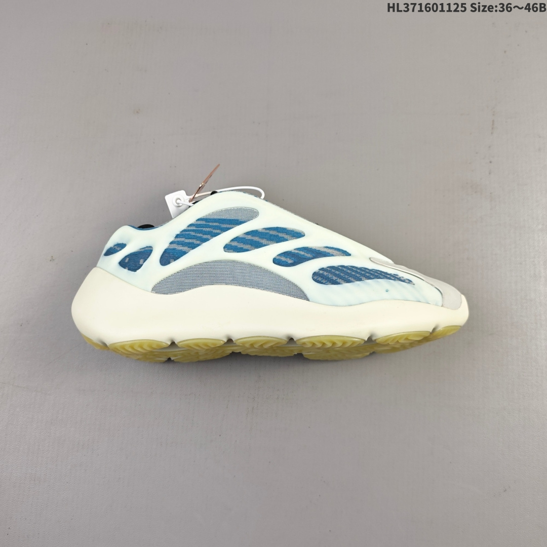 💰160
Adidas/阿迪达斯 原纸板原档案原楦头开模打造，内嵌正确缓震Bounce材质，高频KPU夜光呈现密密麻麻颗粒感，独家全新私模开发大底，原厂镂空针织网眼织物，同源夜光效果两侧稳固支撑骨架双翼❗️竟隐藏夜光效果，上脚香死了❗️侃爷Kanye West x Adidas Yeezy 700 V3 Alvah"Black"低帮复古休闲运动穿搭慢跑鞋 H67799
码数：36 36.5 37 38 38.5 39 40 40.5 41 42 42.5 43 44 45 46
编码：HL371601125 Size:36～46B