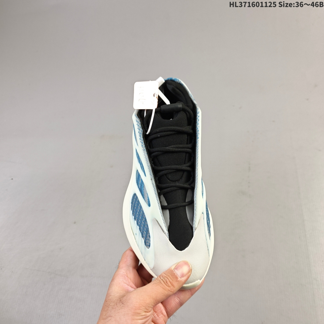 💰160
Adidas/阿迪达斯 原纸板原档案原楦头开模打造，内嵌正确缓震Bounce材质，高频KPU夜光呈现密密麻麻颗粒感，独家全新私模开发大底，原厂镂空针织网眼织物，同源夜光效果两侧稳固支撑骨架双翼❗️竟隐藏夜光效果，上脚香死了❗️侃爷Kanye West x Adidas Yeezy 700 V3 Alvah"Black"低帮复古休闲运动穿搭慢跑鞋 H67799
码数：36 36.5 37 38 38.5 39 40 40.5 41 42 42.5 43 44 45 46
编码：HL371601125 Size:36～46B