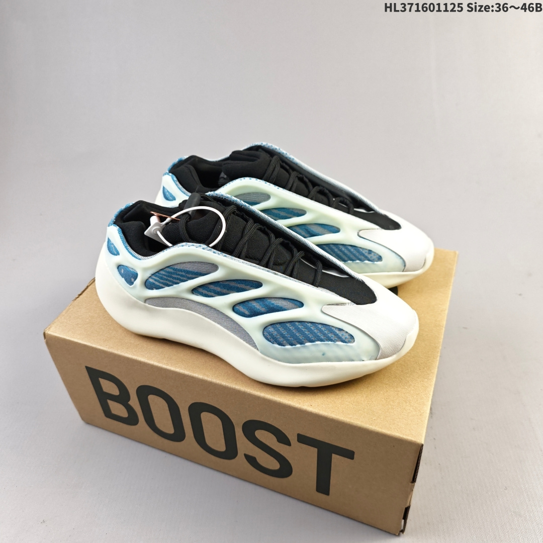 集合💰160
Adidas/阿迪达斯 原纸板原档案原楦头开模打造，内嵌正确缓震Bounce材质，高频KPU夜光呈现密密麻麻颗粒感，独家全新私模开发大底，原厂镂空针织网眼织物，同源夜光效果两侧稳固支撑骨架双翼❗️竟隐藏夜光效果，上脚香死了❗️侃爷Kanye West x Adidas Yeezy 700 V3 Alvah"Black"低帮复古休闲运动穿搭慢跑鞋 H67799
码数：36 36.5 37 38 38.5 39 40 40.5 41 42 42.5 43 44 45 46
编码：HL371601125 Size:36～46B