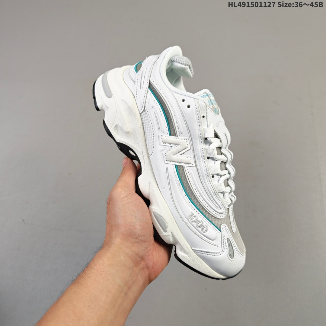 集合一 New Balance M1000 NB新百伦系列低帮复古老爹风休闲运动慢跑鞋 全套原楦原纸板原厂数据开发 进口三明治网面 原装进口皮料正确绒感卡色 正确中底拉帮中底网布细节 原厂标裁 带紫光防伪 定制后跟透明水晶模块 冲裁组合 大底贴合程度胶水上色把控完美 多道序QC把关品质完善 匠心打造 NB1000系列作为NB最高端的鞋型 诞生于1999年 一度成为当年的热门鞋型 神似Air Max95 现在看来也是一双符合潮流趋势的复古老爹鞋型 此番Teddy Santis亲自操刀 将丰富的配色和升级材质于复古的1000鞋型结合 鞋身采用米色、绿色和粉色的搭配 ”N“字Logo也以全新的设计呈现 以1000标志性的网布和皮革材质打造 带来全新的视觉体验 货号:M1000JDA 编码:HL491501127 B