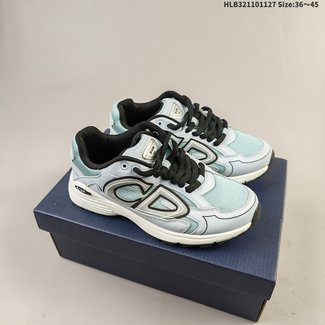 集合一💰110
✅Dior迪奥B30网眼织物厚底系带休闲低帮运动鞋男女同款老爹鞋 这款 B30 Countdown 低帮运动鞋已成为 Dior 别具一格的经典新品,时尚而富有运动风范。采用煤灰色网眼织物精心制作,搭配黑色、蓝色和迪奥灰科技面料,饰以反光 CD30 标志提升格调,富有美感。鞋舌和鞋跟处饰以银色调 Dior B30 和 CD30 标志。轻盈的纹理效果橡胶鞋底饰以众多特色细节,内部弹力饰带打造理想的舒适穿着体验。可与各式休闲单品搭配,打造精致造型。
ID:HLB321101127 Size:36~45