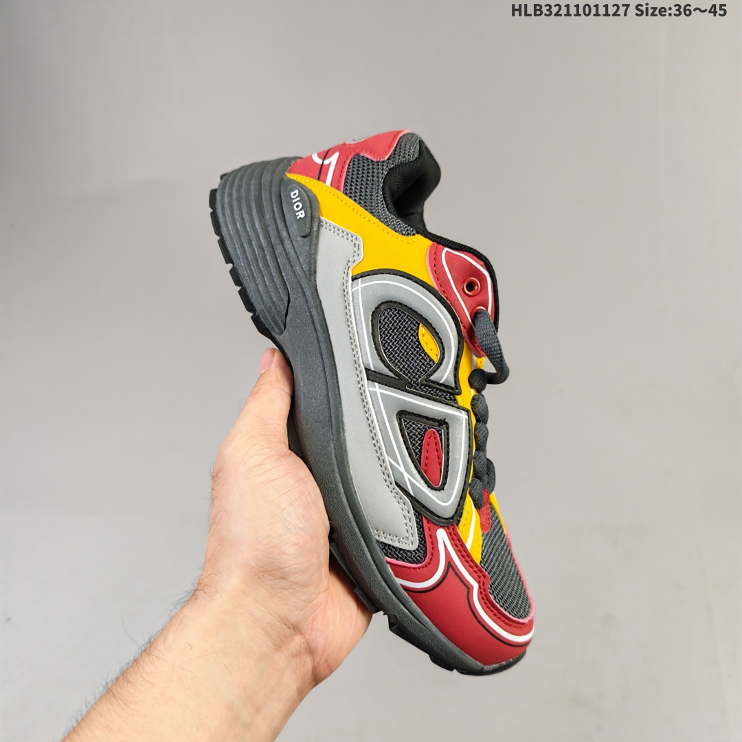 集合二💰110 ✅Dior迪奥B30网眼织物厚底系带休闲低帮运动鞋男女同款老爹鞋 这款 B30 Countdown 低帮运动鞋已成为 Dior 别具一格的经典新品,时尚而富有运动风范。采用煤灰色网眼织物精心制作,搭配黑色、蓝色和迪奥灰科技面料,饰以反光 CD30 标志提升格调,富有美感。鞋舌和鞋跟处饰以银色调 Dior B30 和 CD30 标志。轻盈的纹理效果橡胶鞋底饰以众多特色细节,内部弹力饰带打造理想的舒适穿着体验。可与各式休闲单品搭配,打造精致造型。 ID:HLB321101127 Size:36~45