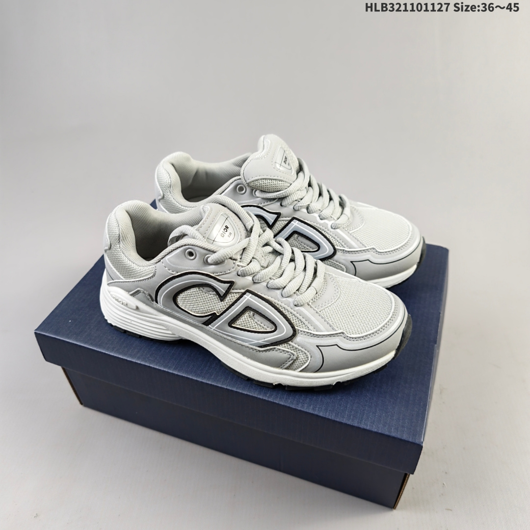 集合二💰110
✅Dior迪奥B30网眼织物厚底系带休闲低帮运动鞋男女同款老爹鞋 这款 B30 Countdown 低帮运动鞋已成为 Dior 别具一格的经典新品,时尚而富有运动风范。采用煤灰色网眼织物精心制作,搭配黑色、蓝色和迪奥灰科技面料,饰以反光 CD30 标志提升格调,富有美感。鞋舌和鞋跟处饰以银色调 Dior B30 和 CD30 标志。轻盈的纹理效果橡胶鞋底饰以众多特色细节,内部弹力饰带打造理想的舒适穿着体验。可与各式休闲单品搭配,打造精致造型。
ID:HLB321101127 Size:36~45