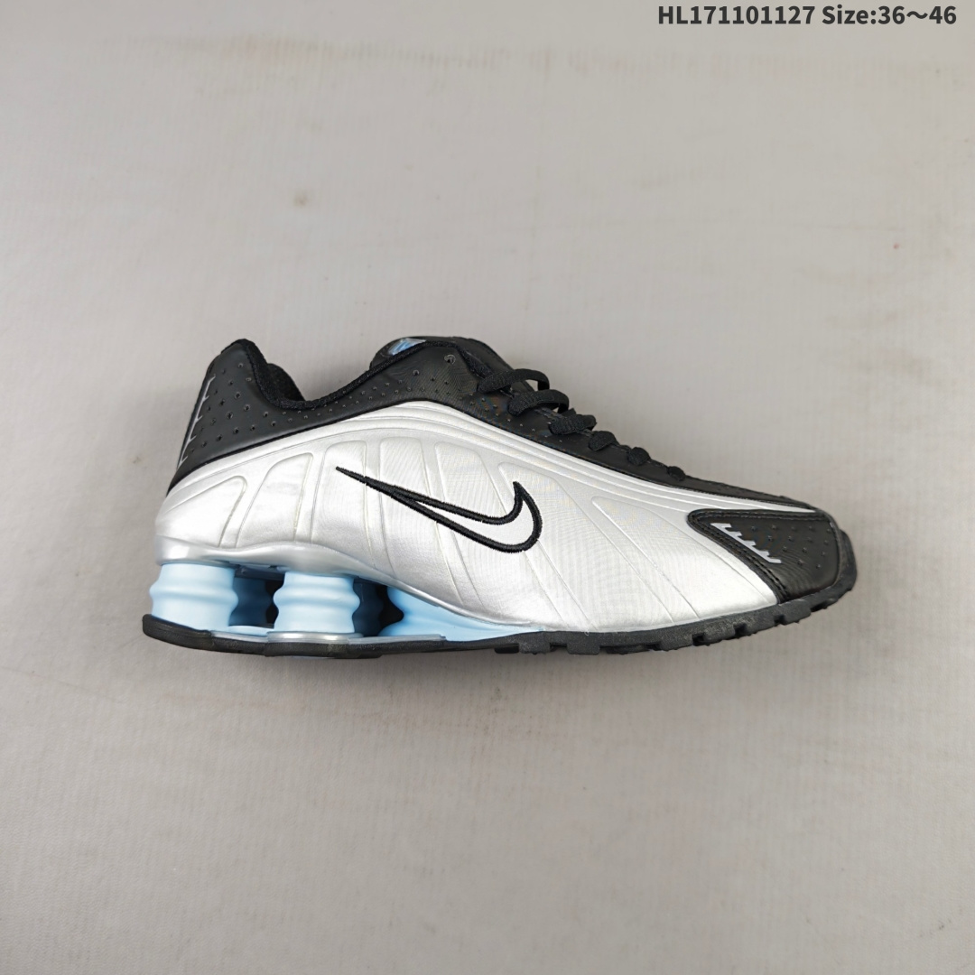 NIKE SHOX R4系列 耐克 低帮运动休闲气垫运动鞋 Nike Shox R4复古跑鞋,强调其科技感设 计,特别是后跟的金属银色Shox缓震柱.鞋面采用头层牛皮革和激光冲孔网布,中底结合TPU气柱和氨基甲酸酯泡沫,外底设计改良华夫格纹路,增强防滑性能.提供了三种搭配建议:运动机能风、街头复古风和通勤混搭风,分别对应不同场合和风格. 官方货号:HQ1988-004 编码:HL171101127