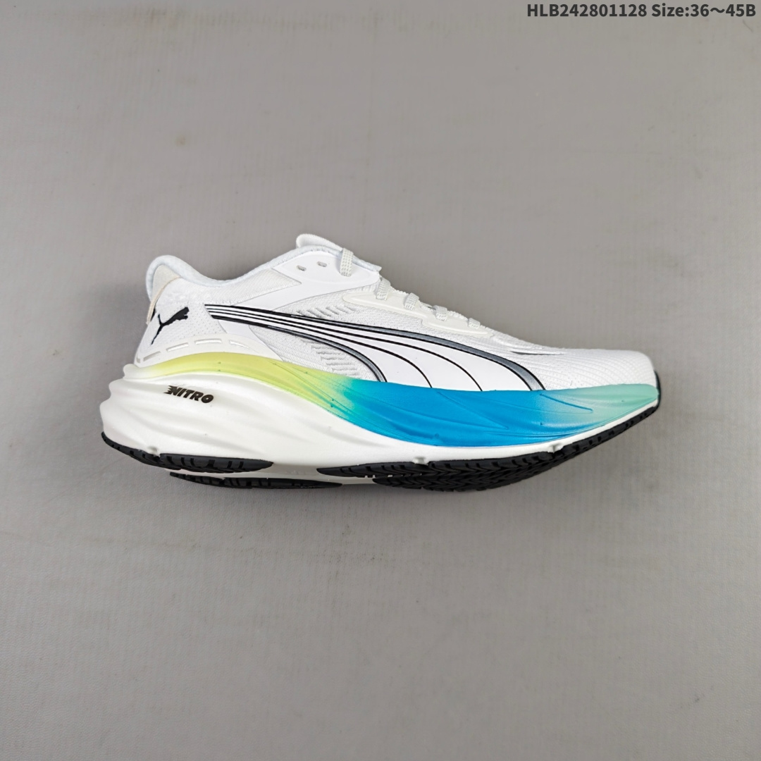 纯原✅PUMA Deviate NITRO 3 彪马 缓震训练跑鞋透气 舒适防滑耐磨 低帮 休闲跑步鞋 大底采用的是PUMA的大底PUMAGRIP 在任何条件下都能提供出色的控制力和抓地力 工程网眼的鞋面 舒适贴脚 鞋面上部使用大网眼设计增加透气性 半角撑鞋舌并使用小面积的泡棉 除了鞋舌上的泡棉之外 鞋跟和脚踝周围也有相当多的泡棉 这提高了鞋子的舒适性 锁定性和脚跟的安全性 货号:311046-07 ID:HLB242801128 B