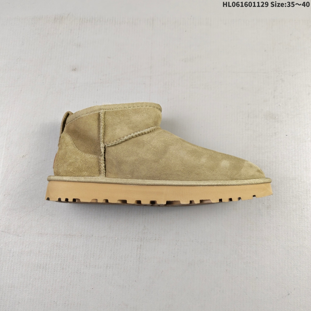 UGG/雪地靴 升级原楦原纸版开发版型,采用TPU模压定型翻毛皮鞋面材质,内嵌人造卷曲羊毛毛绒里衬和鞋垫,保暖锁热,选用17毫米UGGPURETM 植入式羊毛里衬与可拆卸的UGGPURETM 植入式羊毛鞋垫,Treadlite轻翼科技外底-优质的防滑,耐磨性,和良好的弹性❗️2023FW秋冬新款,美国轻奢品牌🐑UGG W Classic Ultra Mini 经典迷你超短系列8.9cm短筒加绒休闲百搭短靴 6109 编码,HL061601129