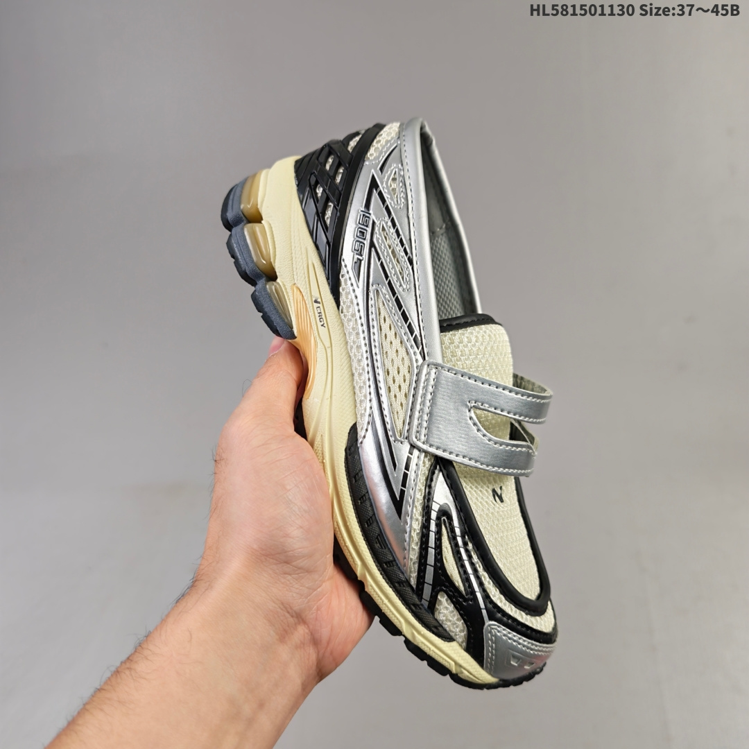 集合二💰150
New Balance M1906R 复古单品
近两年来，要说人气最高的球鞋品牌相信 New Balance 一定是其中之一。无论是重磅联名，还是亮眼配色，都有着超高的人气，市价也一度居高不下。全新的 New Balance 1906R 实力上线。整体视觉效果饱含科技感。鞋身以大面积网眼材质包裹，搭配上皮革补强，既保证了透气性，又有着不错的质感。搭载这 N-ERGY 缓震科技和厚实的 Ortholite 鞋垫，保证了 New Balance 一如既往的舒适
货号：U1906LNTHL581501130 Size:37～45B