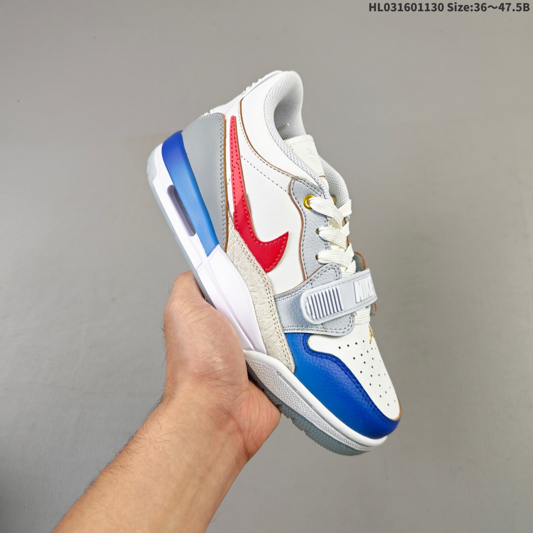 集合一 乔丹Air Jordan Legacy 312 有着交错结合的设计,它的名字就展现出它所包含的鞋款元素,312 分别对应了 Air Jordan 3、Air Jordan 1 和 Air Trainer 2,将这三双经典又有不俗人气的鞋款融合,“最强三合一” 的名称由此得来! 货号:FN8902 161 编码:HL031601130 B