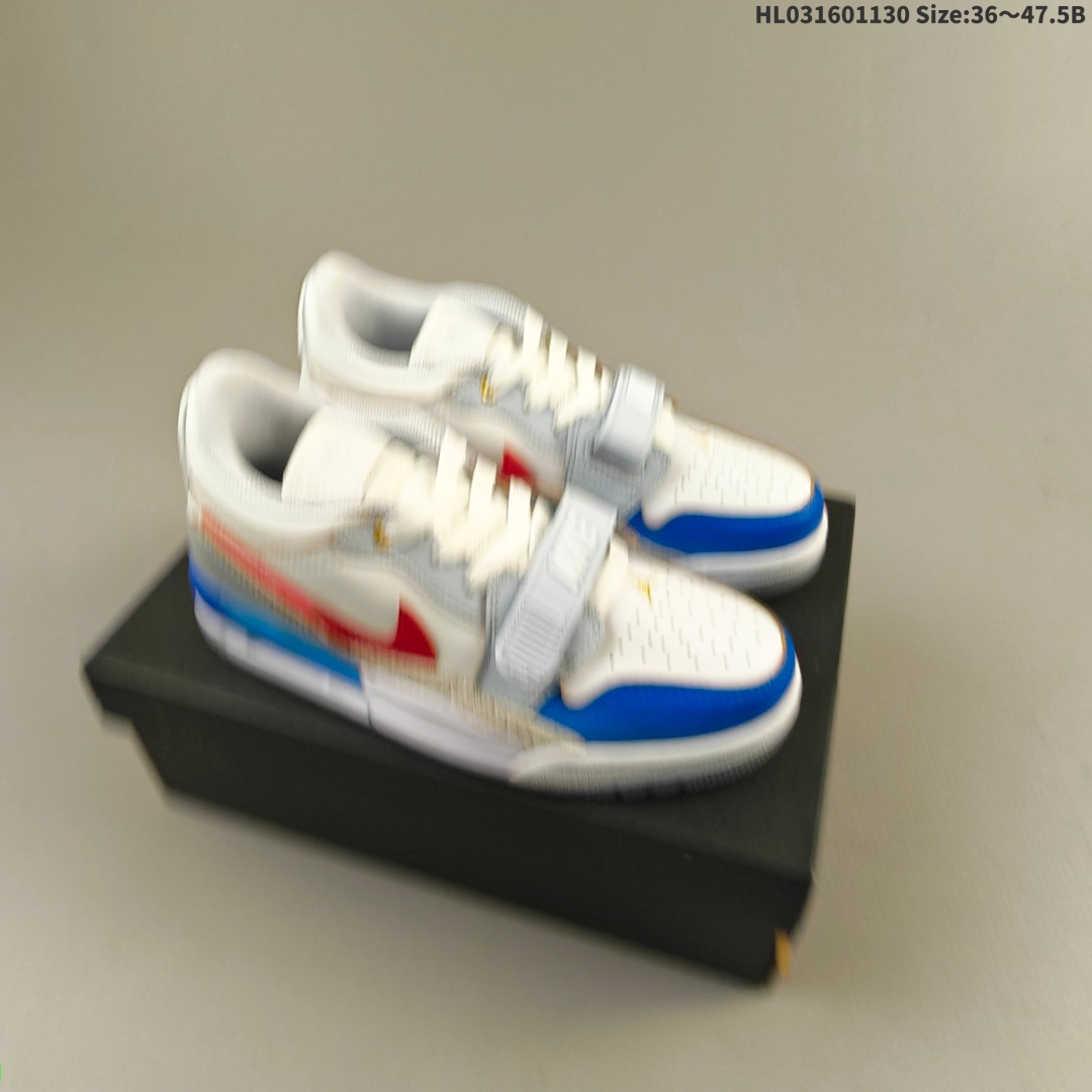 集合一 乔丹Air Jordan Legacy 312 有着交错结合的设计,它的名字就展现出它所包含的鞋款元素,312 分别对应了 Air Jordan 3、Air Jordan 1 和 Air Trainer 2,将这三双经典又有不俗人气的鞋款融合,“最强三合一” 的名称由此得来! 货号:FN8902 161 编码:HL031601130 B