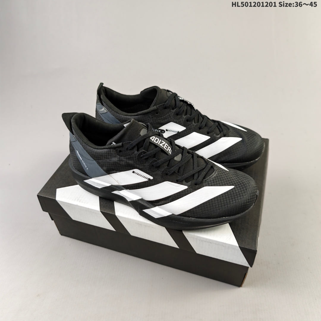 集合二💰120
阿迪达斯（adidas）ADIDAS ADIZERO ADIOS 9 舒适百搭防滑耐磨 低帮跑步鞋 男女同款 超轻稳定透气缓震 男女子马拉松运动跑步鞋 Adios9现在也是往着EVO1的家族化设计语言去做了，银色鞋面搭配橘色三道杠，挺有速度感和科幻感的，这配色看起来有点奥特曼的感觉。泡棉是全掌一整块的LSP，上脚非常软弹贴地，鞋垫也是非常薄的一片，单只41码重量是170克。8代EnergyTorsion抗扭系统是直接拿掉了，只有一块长方形的抗扭片，更考验你个人的爆发力和身体素质。马牌橡胶只在前掌发力区域一小块，其余部分全都是半透明的Lighttraxion，后掌部分几乎是没有做纹路的很光滑，在设计上基本上没有考虑到耐久性。#adios9  #陪我跑步的那双鞋  #竞速我只选这双跑鞋  #竞速训练首选这双  #跑步训练鞋  #秋冬鞋柜大焕新  #阿迪达斯EVO
货号；IH5746
编码HL501201201 Size:36～45