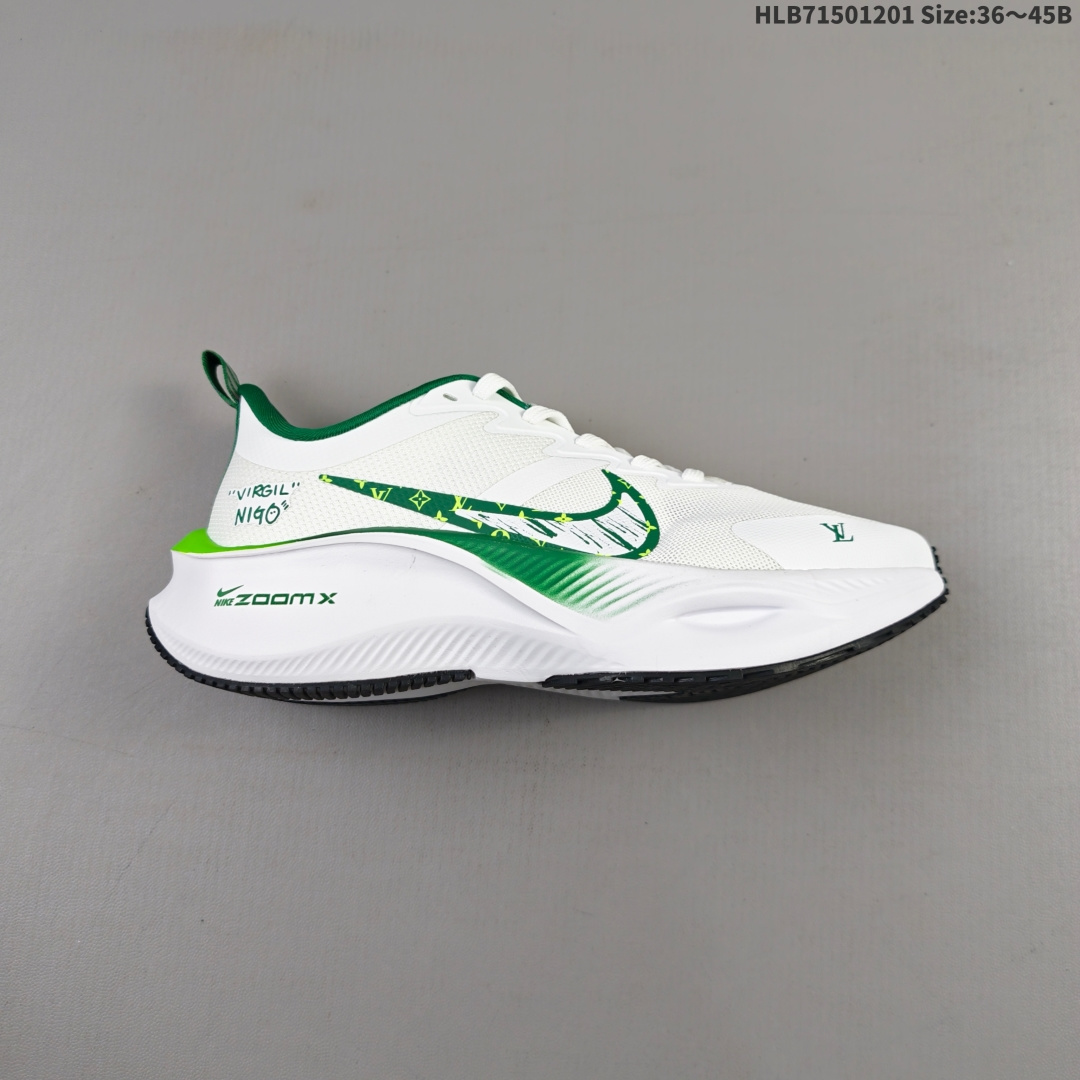 集合💰150
耐克Nike Pegasus ZoomX Plus 超跑飞马网面训练纯原跑步鞋CK4318-018，采用全掌ZoomX中底技术，具有即刻可用的回弹性能和推动感，无需长时间磨合即可体验优异反馈。 1核心技术特点：ZoomX中底：相比传统Zoom气垫，ZoomX材质无需磨合即可发挥优异回弹性能，提供即时反馈和推进力，适合追求快速响应的跑者。轻量化设计：中底密度梯度优化，前掌密度低至0.82g/cm³，后跟密度提升至1.05g/cm³，兼顾缓震与支撑性能。 支撑升级：采用3D打印TPU框架替代传统支撑撑条，精准适配足部形态，减少足部内翻风险。
货号：CK4318
尺码:  36 36.5 37.5 38 38.5 39 40 40.5 41 42 42.5 43 44 45
编码:HLB71501201 Size:36～45B