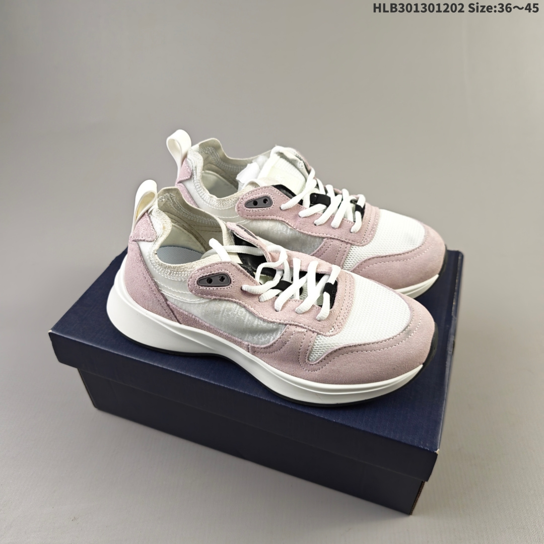 集合💰130
✅Dior 迪奥  运动鞋
顺应复古市场的趋势的 Dad Shoes风格鞋款鞋舌上的Dior标志 也注明了这双鞋是B30的型号！B30运用了质感细腻的皮革和网眼布面材质拼接成鞋身，鞋身两侧有显眼的字母CD 表明身份，鞋身多处线条勾勒细节 让鞋子看起来不那么单调、复古味十足
货号: 3SN279ZMB969420
编码：HLB301301202 Size:36～45