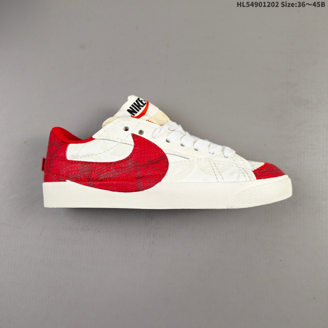 Nike Blazer Low ‘77 Jumbo 百搭单品 全新焕新升级经典 Blazer 鞋款,大号 Swoosh 突出新时代更加张扬的潮流感,对经典的又一次改良升级.大号 Swoosh 设计结合宽大鞋带,符合当下潮流意趣,橡胶外底融入凸起人字形底纹增添几分户外感觉 货号: DQ1470-132 编码HL54901202 B