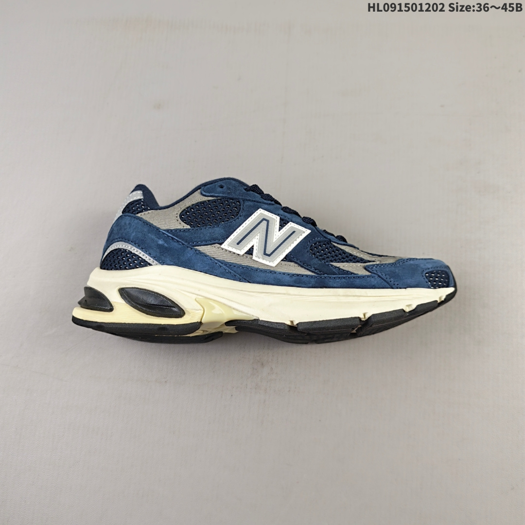 💰150
New Balance 2010系列
新百伦 复古老爹风网布跑步休闲运动鞋
新百伦经典配色 沿袭了面世之初的经典科技 以ENCAP中底配以升级版 N-ERGY缓震物料 鞋面则采用特色的柔软麂皮搭以NewBalance经典的尼龙网布 低调中还原跑鞋本真 更年轻化的设计理念与材质 让新世代青年得以用全新视角体验经典鞋款的传奇魅力
货号:U2010RCA
尺码:36 37 37.5 38 38.5 39.5 40 40.5 41.5 42 42.5 43 44 45HL091501202 Size:36~45B