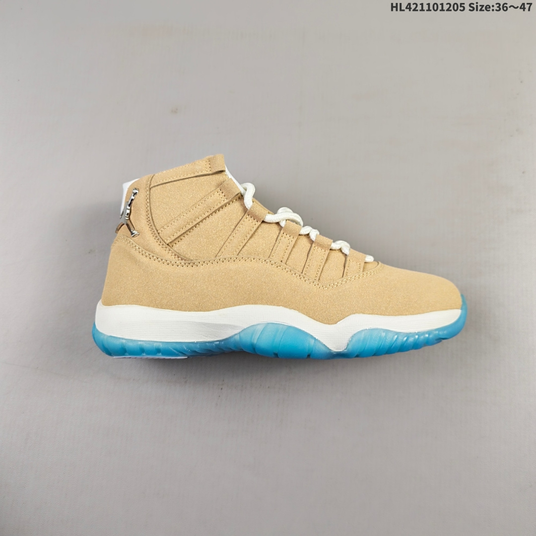 Air Jordan 11 Retro ”H-Town“ 高帮 北美限定 休斯顿限定 褐蓝色 AJ11 乔丹11代 aj11 乔11 高邦 土褐色 乔丹篮球鞋系列 配色设计灵感源自工业城市休斯顿,全鞋构色灵感源自当地汽车文化,鞋身大面积米黄色设定源于汽车后备箱绒面革,搭配土褐色绒面革材质覆盖层,展现出不错的整体性设计;后跟依然使用经典的”二三“并且采用银色进行点缀,鞋跟侧身手持钻石Jumpman Logo以标志则来自汽车四周的金属镀铬条,自带一种简约高贵的气质;鞋带孔辅以白色绣标上点缀蓝色迷你Jumppman Logo刺绣,营造出奢华的氛围,最后以白色中底、大面积碳板和蓝色透明水晶外底及白色Jumpmman Logo完善整体设计收尾. 货号:IO8960-707(2025版) 编码:HL421101205