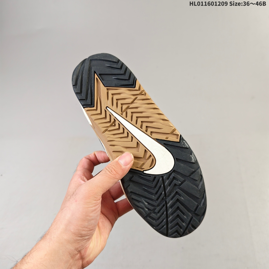 💰230
NIKE JAM 系列舒适时尚防滑耐磨低帮生活休闲鞋 采用鞋面合成皮革与网眼布设计 以便于运动员在霹雳舞运动中的保护和耐穿 中底设计细节采用翻转SWOOSH设计 使得倒立动作时更显帅气 鞋子中的整体结构下降 有助于提供更好的缓震效果 设计语言来与NIKE 2000年跑跑鞋中汲取的材料组合以及设计语言 鞋子在线条处大量采用反光效果
货号:FN0314 200
尺码:35.5 36 36.5 37.5 38 38.5 39 40 40.5 41 42 42.5 43 44 45HL011601209 Size:36～46B