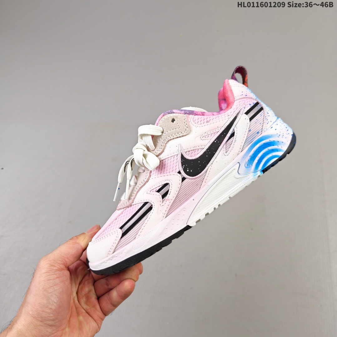 集合💰230
NIKE JAM 系列舒适时尚防滑耐磨低帮生活休闲鞋 采用鞋面合成皮革与网眼布设计 以便于运动员在霹雳舞运动中的保护和耐穿 中底设计细节采用翻转SWOOSH设计 使得倒立动作时更显帅气 鞋子中的整体结构下降 有助于提供更好的缓震效果 设计语言来与NIKE 2000年跑跑鞋中汲取的材料组合以及设计语言 鞋子在线条处大量采用反光效果
货号:FN0314 200
尺码:35.5 36 36.5 37.5 38 38.5 39 40 40.5 41 42 42.5 43 44 45HL011601209 Size:36～46B