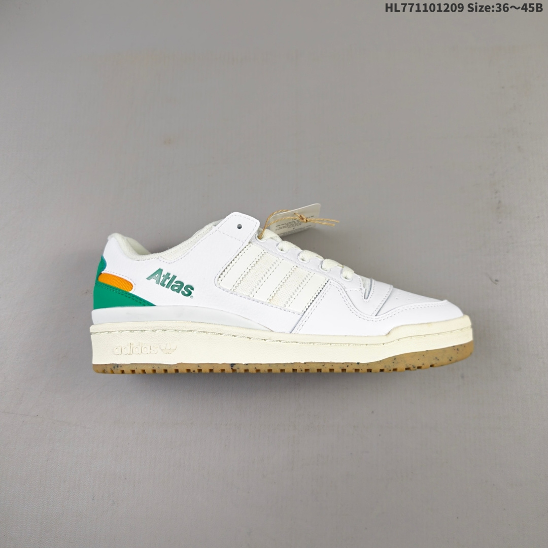 Atlas x AD Originals Forum Low 白绿 头层经典潮流低帮休闲鞋 上架实拍 诞生于1984年的经典复古篮球鞋adidas Originals Forum在今年重磅回归,中帮的灵巧设计同样备受潮人喜爱 也更适宜春夏季的穿着,全头层皮鞋面,版型、细节完美,原盒原标,专供外贸渠道. 货号:HQ6996HL771101209