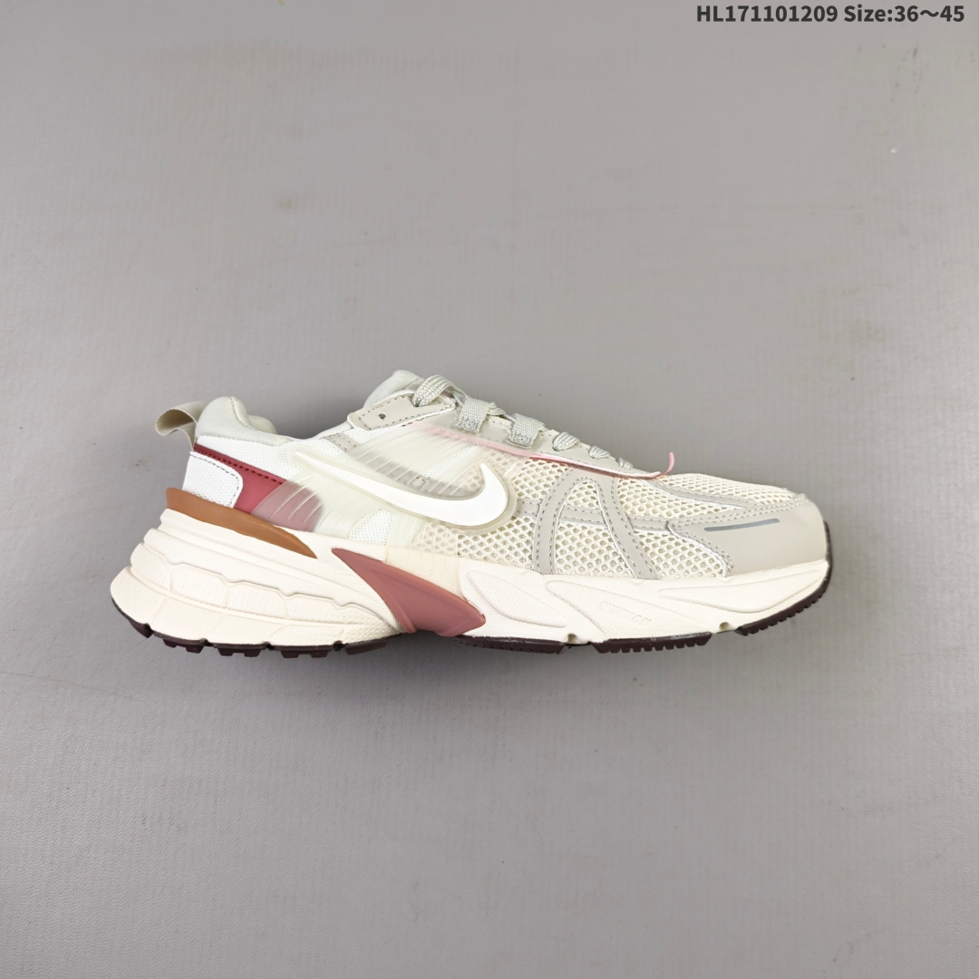 💰110
✅NIKE V2K RUN 复古风潮 耐克 网面透气运动鞋 灰银紧致的鞋面材质提供良好的包裹性鞋侧 Swoosh以及鞋头部分搭配增添不少亮点的镀铬细节鞋垫上印有Bill Bowerman头像 将细节拉满中底饰有独特的做旧效果 最后搭载黑色外底凸显整双鞋的复古气质
货号:FD0736-101
ID:HL171101209