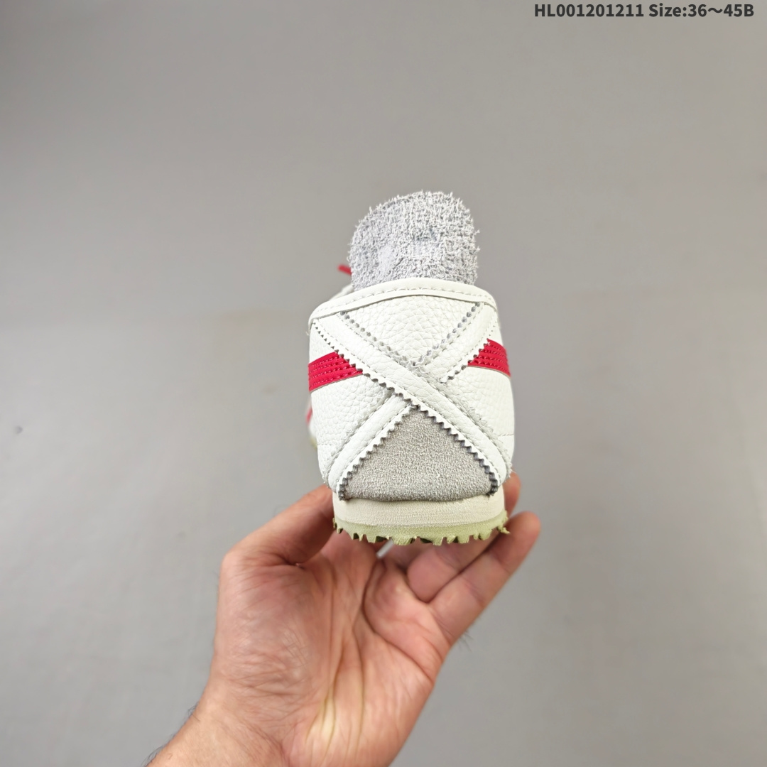 头层带半码 Onitsuka Tiger Mexico 66 阿斯克斯 亚瑟士 低帮 白红解构鞋带 圆头舒适减震耐磨低邦休闲跑步鞋男女同款 Mexico 66以1961年的练习鞋为原型,并与1966年研发出的鞋面Onitsuka Tiger Stripes设计结合.十字强补,后套的柔软后跟及后跟边设计都是其特色.薄底,细身是代表Onitsuka Tiger的标准鞋款. 此款Mexicoj 66系列 中性休闲运动鞋采用虎爪造型的Logos,鞋身稳定包裹系统,支撑鞋身.牛皮革帮面韧性佳,透气性好,耐磨性高.Onitsuka Tiger特有的橡胶配方,弹性及止滑效果良好.后跟X型部件设计,稳定结构保护后跟.鞋头外包橡胶片保护脚趾,耐磨损. 货号:1183C216-100 HL001201211 B