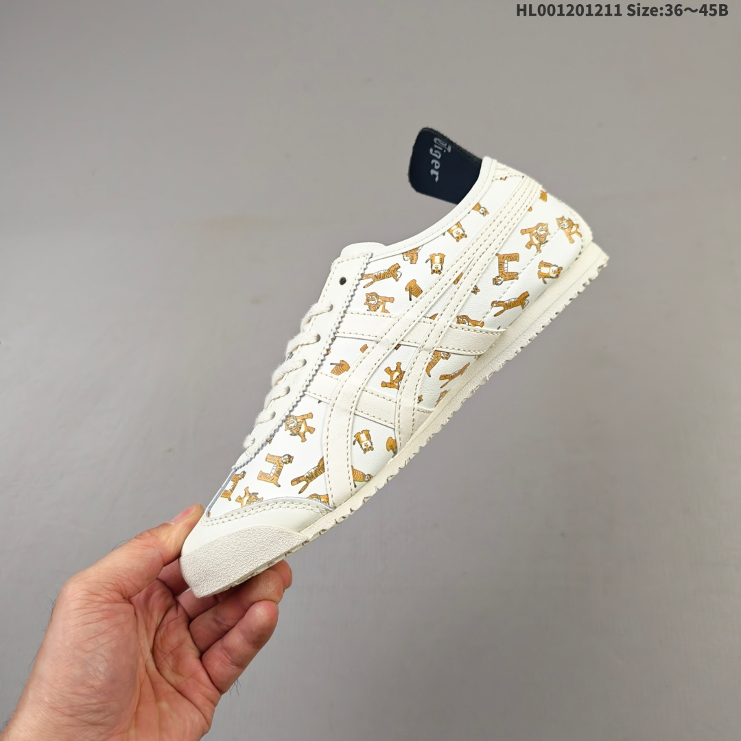 集合💰180
头层带半码
Onitsuka Tiger Mexico 66 阿斯克斯 亚瑟士 低帮 白红解构鞋带 圆头舒适减震耐磨低邦休闲跑步鞋男女同款 Mexico 66以1961年的练习鞋为原型，并与1966年研发出的鞋面Onitsuka Tiger Stripes设计结合。十字强补，后套的柔软后跟及后跟边设计都是其特色。薄底，细身是代表Onitsuka Tiger的标准鞋款。 此款Mexicoj 66系列 中性休闲运动鞋采用虎爪造型的Logos，鞋身稳定包裹系统，支撑鞋身。牛皮革帮面韧性佳，透气性好，耐磨性高。Onitsuka Tiger特有的橡胶配方，弹性及止滑效果良好。后跟X型部件设计，稳定结构保护后跟。鞋头外包橡胶片保护脚趾，耐磨损。
货号：1183C216-100
尺码：36 37 37.5 38 39 39.5 40 40.5 41.5 42 42.5 43.5 44 44.5 45HL001201211 Size:36～45B