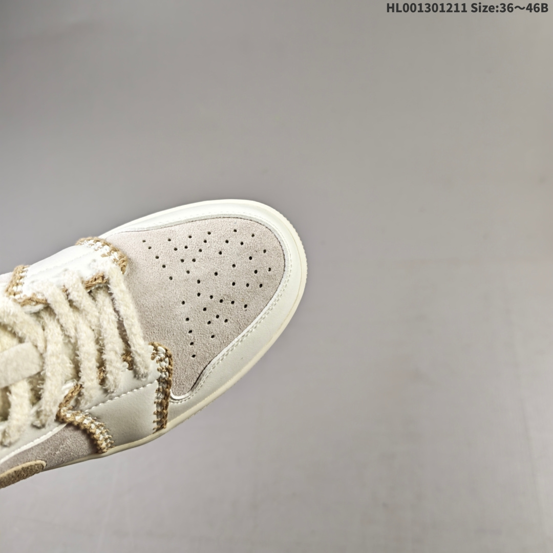 💰190
头层带半码
Air Jordan 1 Low 低帮 奶白棕 AJ1 乔丹1代 aj1 乔1 低邦 米白棕 乔丹篮球鞋系列 鞋款整体以浅棕色麂皮打造，搭配奶白色皮革框架覆盖层，麂皮与皮革拼接设计，简约又不失层次感；鞋身两侧Swoosh Logo采用棕色点缀，鞋舌为毛绒材质呈现并带有棕色Jumpxman Logo，鞋身的缝线设计像是精心勾勒的时尚暗语，把复古质感和甜酷风格缝进每一处细节；后跟Wings Logos也以棕色示人，最后以米白色中底搭配奶白色橡胶外底完善整体设计收尾。
货号：HV4268-120
尺码：36 36.5 37.5 38 38.5 39 40 40.5 41 42 42.5 43 44 44.5 45 46HL001301211 Size:36～46B