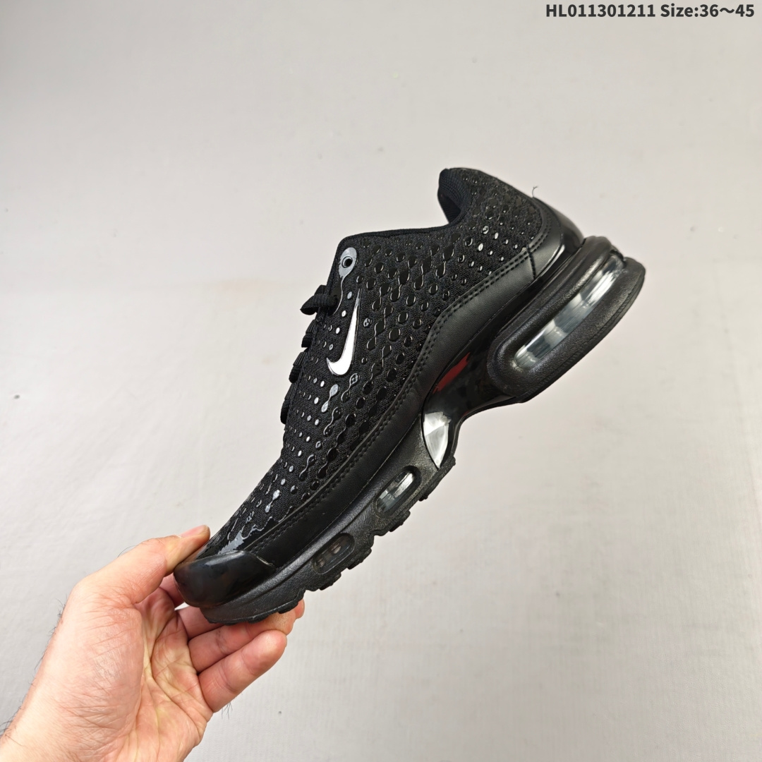 💰190
耐克 Nike Air Max Plus TN Ultra  复刻版 科技复古耐克TN经典的Air Max Plus被很多跑鞋爱好者们所熟知，作为Nike历史上的高科技跑鞋之一，它的回归着实让很多老鞋迷找回了曾经的记忆 
编码：HL011301211 Size:36～45