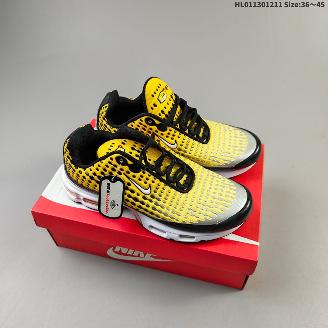 集合💰190
耐克 Nike Air Max Plus TN Ultra  复刻版 科技复古耐克TN经典的Air Max Plus被很多跑鞋爱好者们所熟知，作为Nike历史上的高科技跑鞋之一，它的回归着实让很多老鞋迷找回了曾经的记忆 
编码：HL011301211 Size:36～45