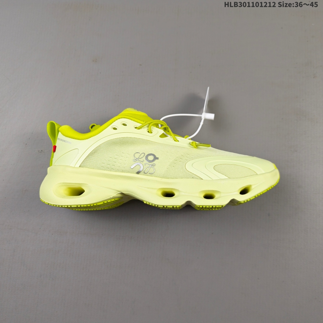 💰110
On昂跑 Cloudeclipse 系列低帮轻量舒适多功能休闲运动鞋
采用工程飞织网布组合再生聚酯纤维鞋面材质搭载独家隐藏速度中板 镂空CloudTec科技
泡棉缓震中底 黑科技跑出圈的时尚运动新宠HLB301101212 Size:36～45