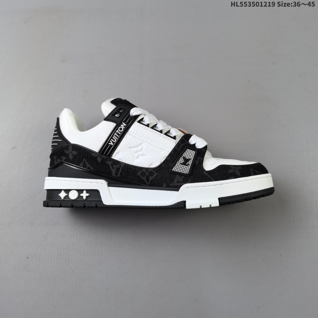 集合 LV ARCH LIGHT SNEAKER路易威登板鞋 时尚运动鞋潮厚底增高女鞋.舒适防滑底和百搭性霸屏整个时尚娱乐圈,细节调整完美主义!采用柔软皮革拼接鞋面,独家开模大底, 侧边采用3D打印标志性Logo 尽显贵族时尚气息,配带正品全套包装.全新LV路易威登Louis vuitton Trainer Sneaker Low 休闲运动文化百搭板鞋. 编码:HL553501219